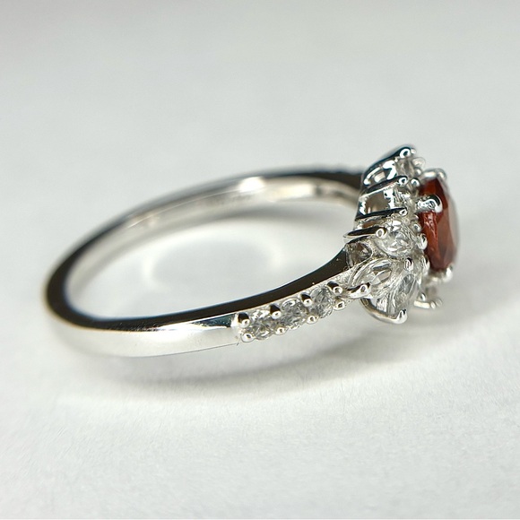 “Elegant Princess” Lovely Hessonite Garnet & White Zircon Ring! 💎 - SIZE (10) - Picture 3 of 13